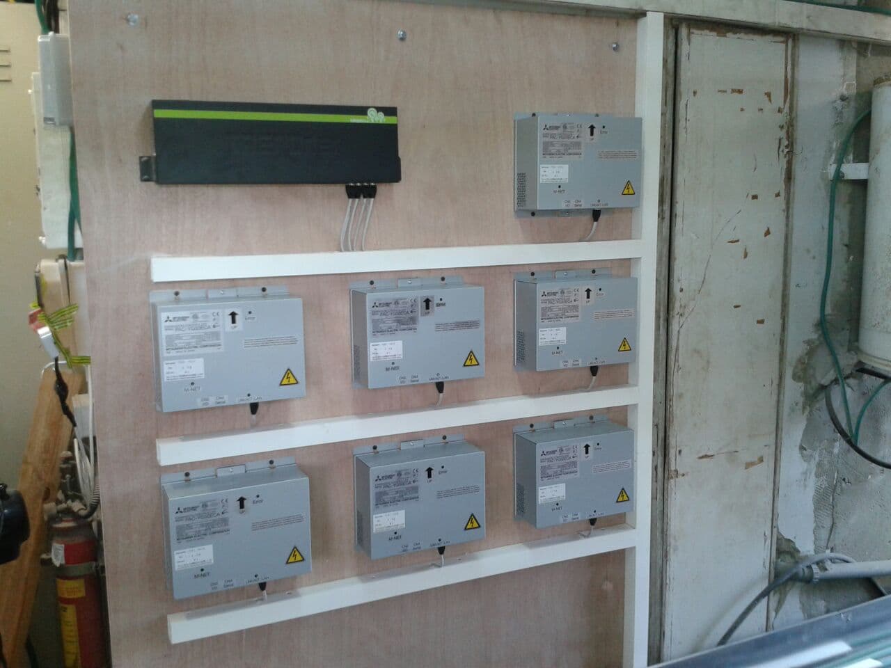 מחסני לוגיסטיקה